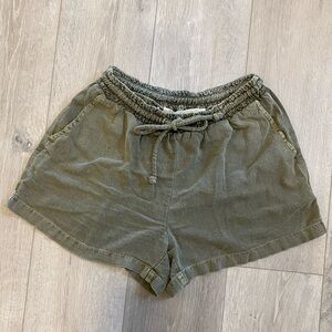 Treasure & Bond tie-waist shorts
